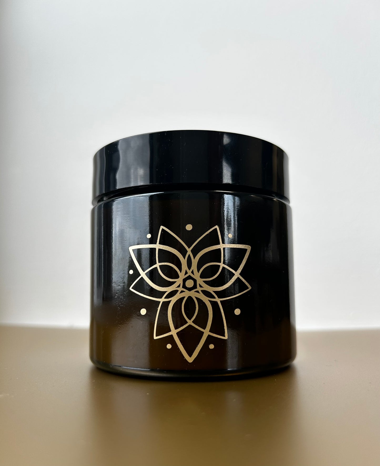 Candle 2: AquaCopia Signature Scent - Large